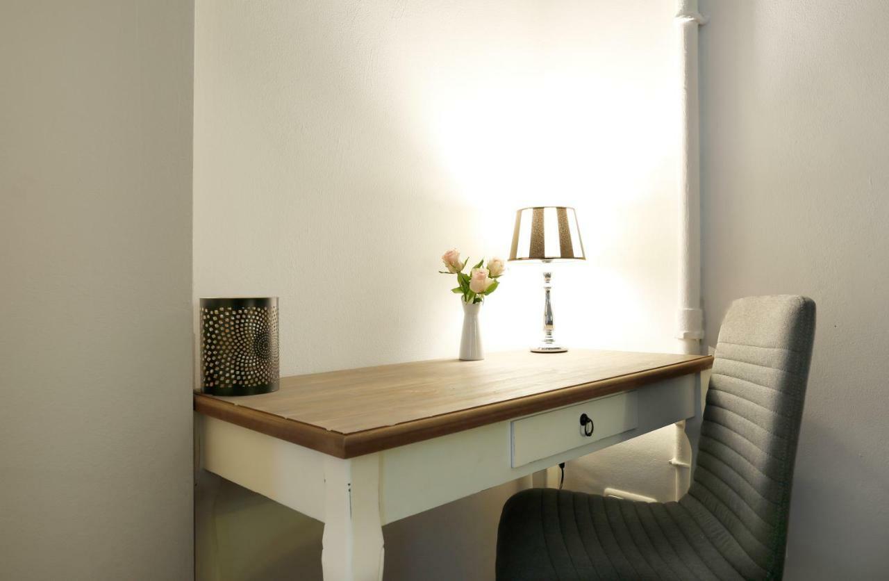 Droy By Rockchair Apartments L Superhost Status L 2 Bedroom Boxspringbeds Next To Center "Kurfuerstendamm" - Cozy Family & Business Flair Welcomes You! Berlim Exterior foto