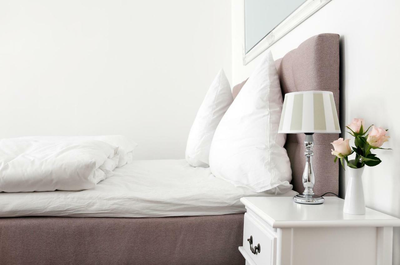 Droy By Rockchair Apartments L Superhost Status L 2 Bedroom Boxspringbeds Next To Center "Kurfuerstendamm" - Cozy Family & Business Flair Welcomes You! Berlim Exterior foto